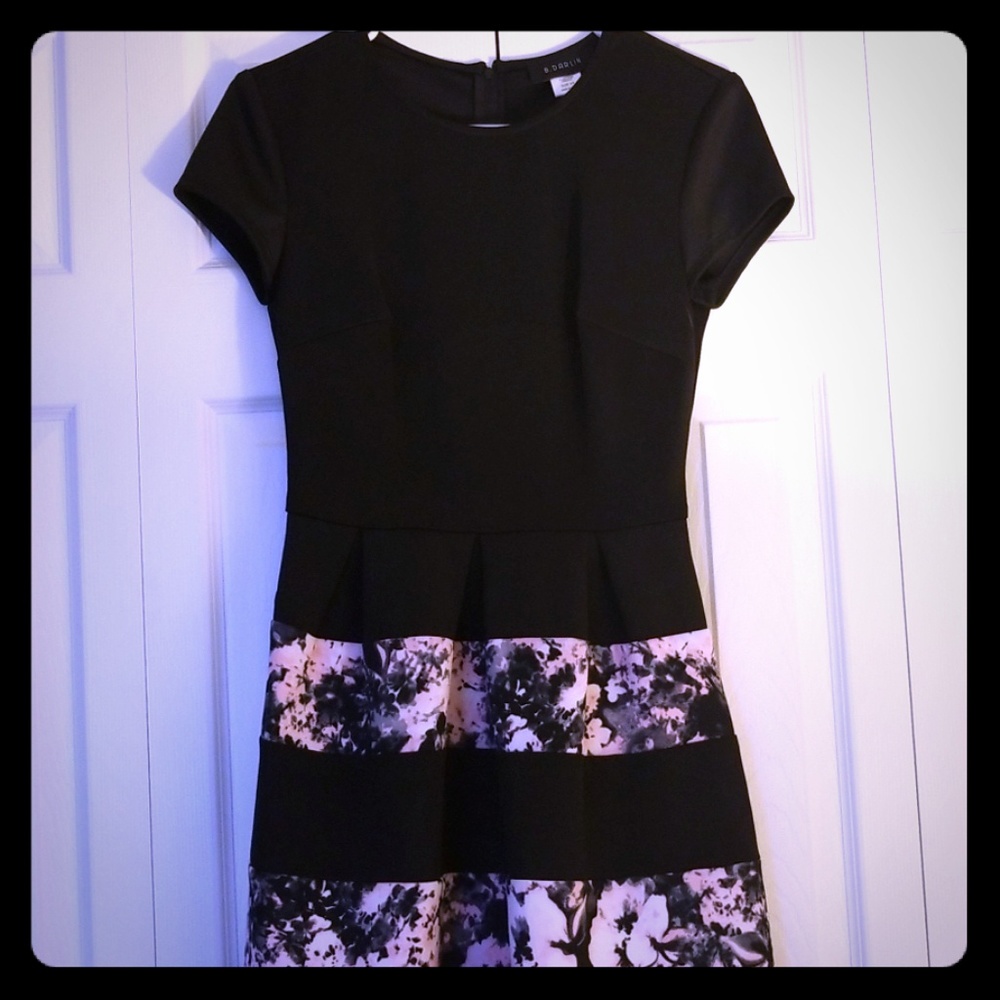 Be Darlin' short sleeve black mini dress